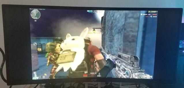 Win10穿越火线全屏时两边黑屏怎么办？穿越火线全屏时两边黑