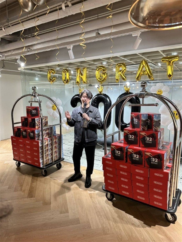 送完PS5PRO又送NS2！《剑星》开发商为庆祝游戏大卖赠送