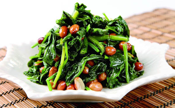 吃菠菜时红根也有价值