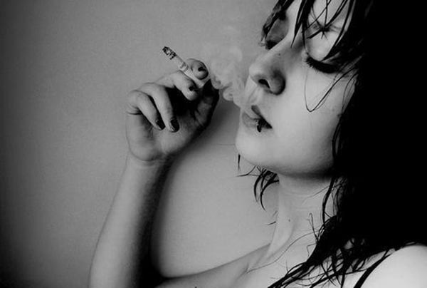 抽烟喝酒时生吃些大蒜降血脂