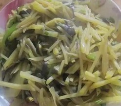 茄丝炒土豆丝的做法