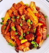 家常腐竹红烧肉的做法