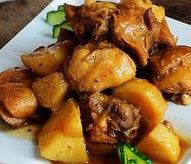 土豆炖鸡块